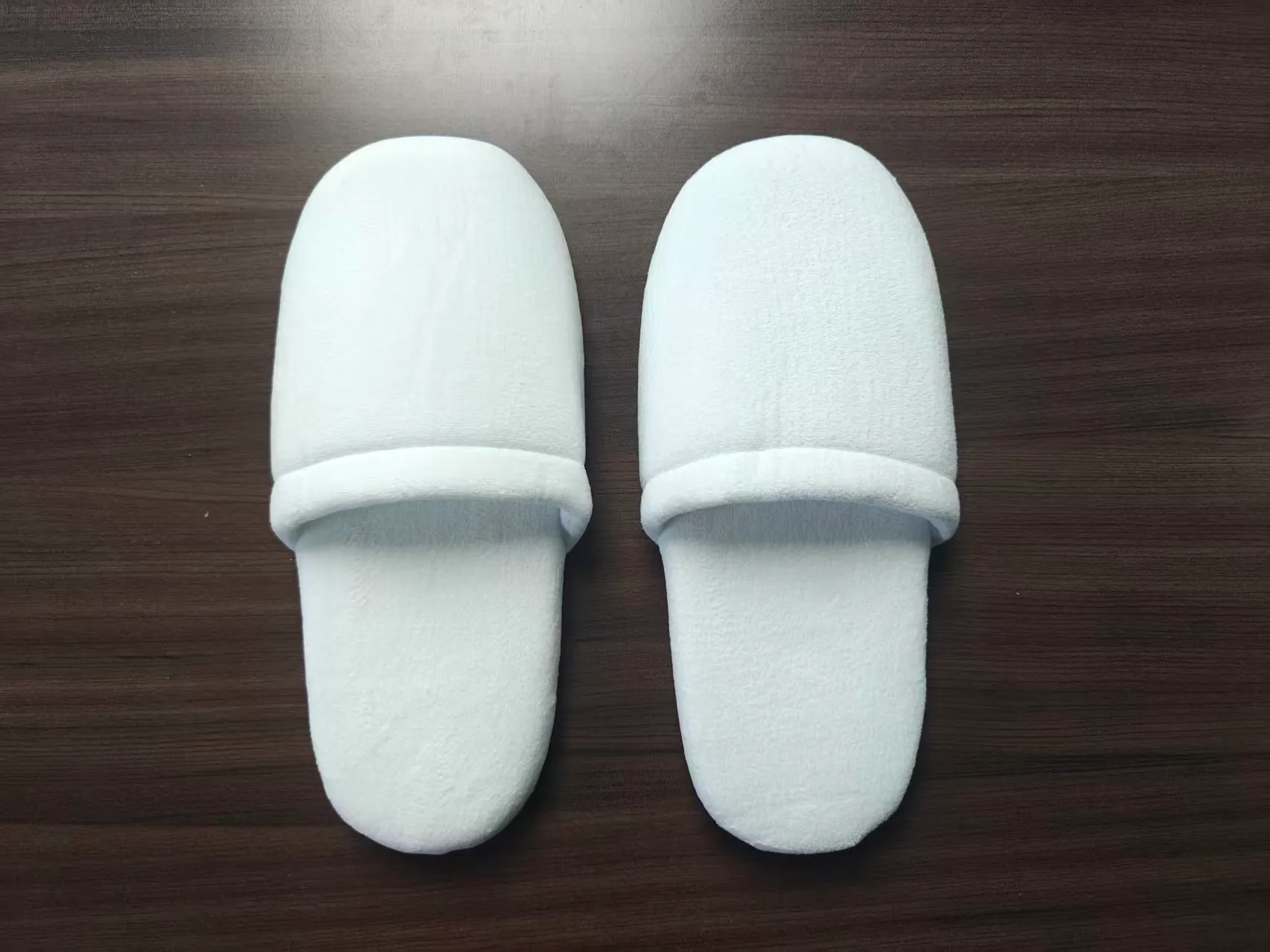 compact motel room disposable slippers USA bulk